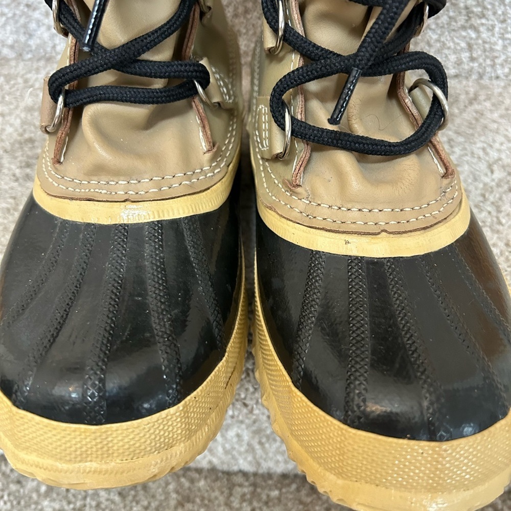 Vintage Sorel Manitou Lace Up Boots. Wool liner with faux fur trim. Y2K. Winter - Picture 13 of 17